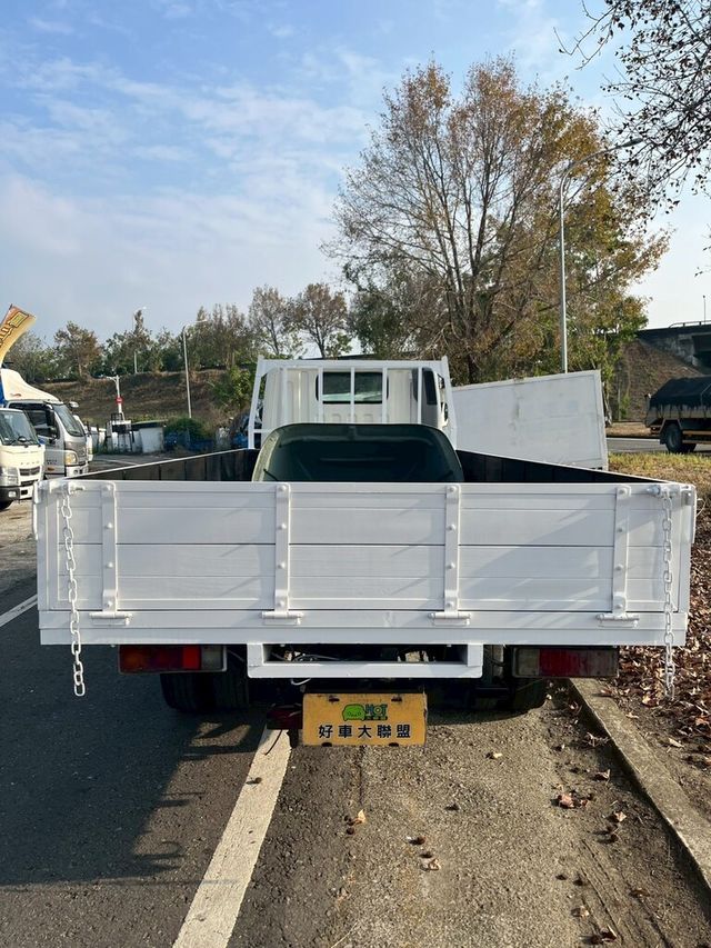 MITSUBISHI三菱 CANTER  第4張相片