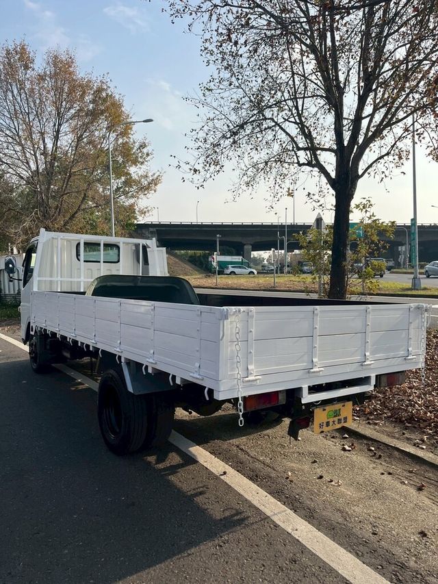 MITSUBISHI三菱 CANTER  第12張相片