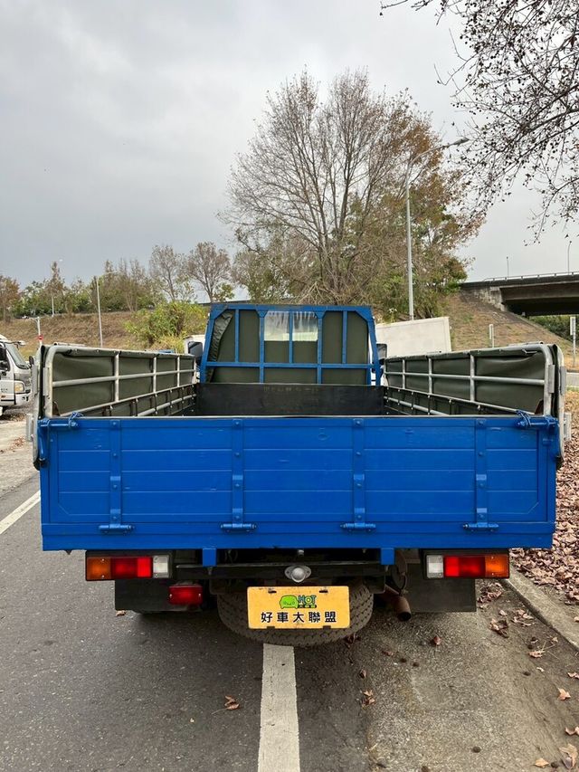 MITSUBISHI三菱 CANTER  第4張相片