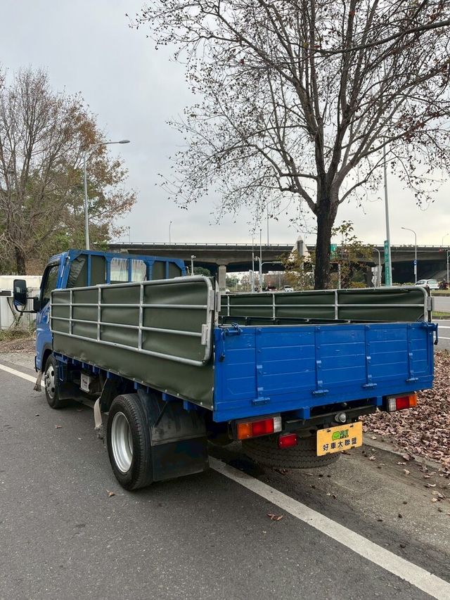 MITSUBISHI三菱 CANTER  第9張相片