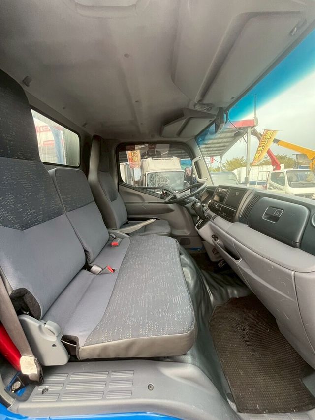 MITSUBISHI三菱 CANTER  第14張相片