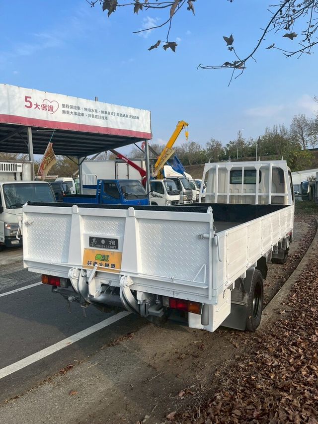 MITSUBISHI三菱 CANTER  第2張相片