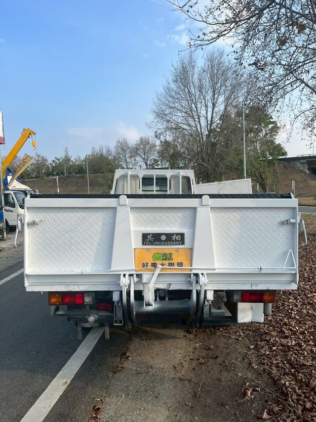 MITSUBISHI三菱 CANTER  第4張相片