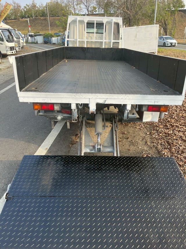 MITSUBISHI三菱 CANTER  第10張相片