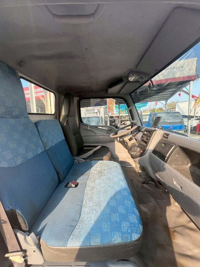 MITSUBISHI三菱 CANTER  第13張相片