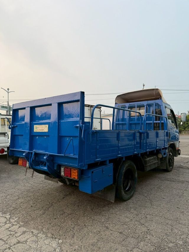 MITSUBISHI三菱 CANTER  第2張相片