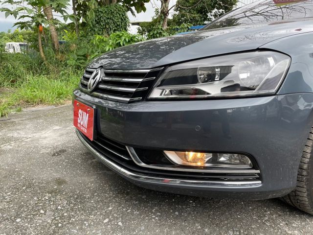2012年5月領牌-女用車只行駛9萬多~車庫車~內外如新~柴油引擎~柴力雄厚~大扭力~低稅金//低油耗~歡迎您鑑賞  第3張相片