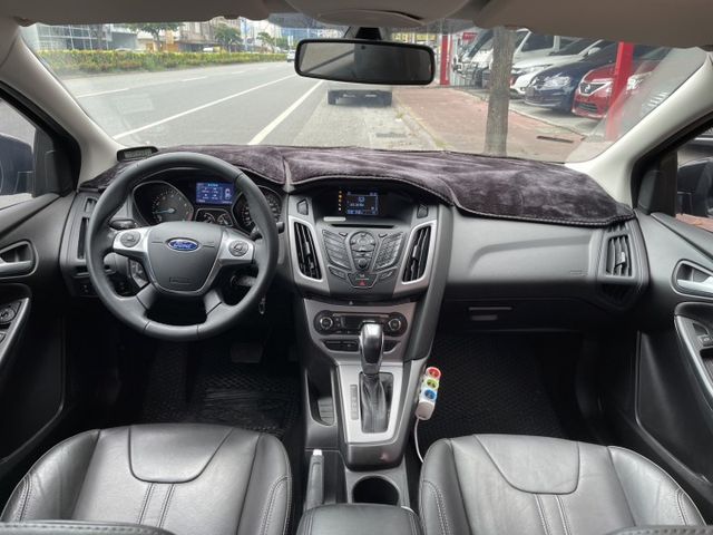 2015年 一手車  原廠運動版 FUCUS   1.6cc  第4張相片