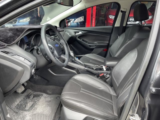 2015年 一手車  原廠運動版 FUCUS   1.6cc  第11張相片
