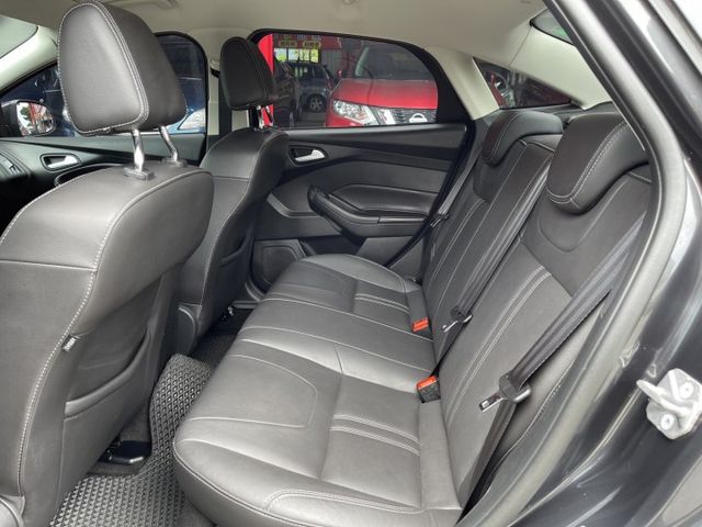 2015年 一手車  原廠運動版 FUCUS   1.6cc  第12張相片