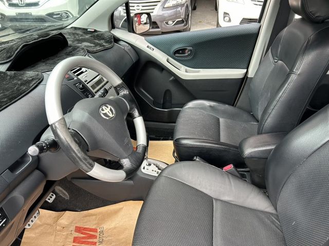 內裝美 車況佳  第8張相片