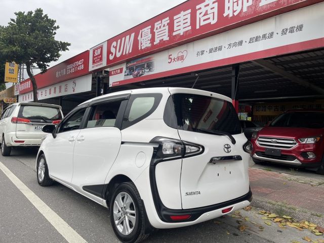 一手車 只跑2萬8千多  電滑門 四輪全新輪胎 低油耗  第17張相片