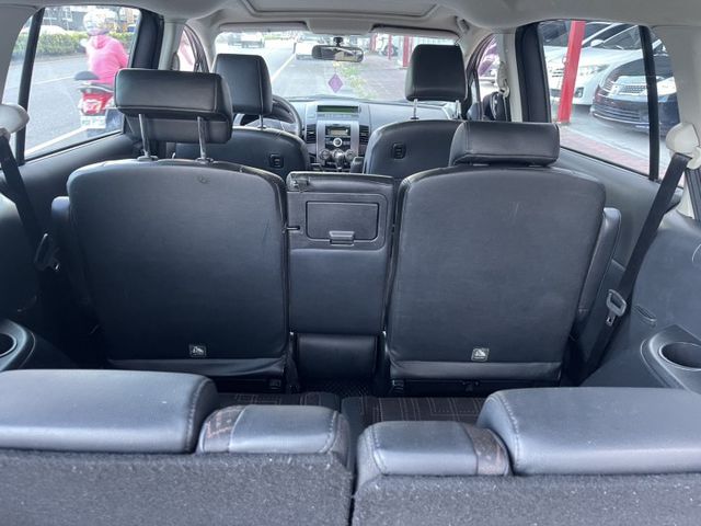 正 7人座 一手車 低里程  安全舒適 功能性到位  第13張相片