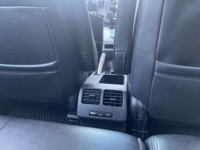 正 7人座 一手車 低里程  安全舒適 功能性到位  第14張相片