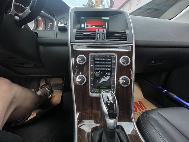 低里程  安全舒適 底盤安穩寧靜 最佳休旅車  第8張相片