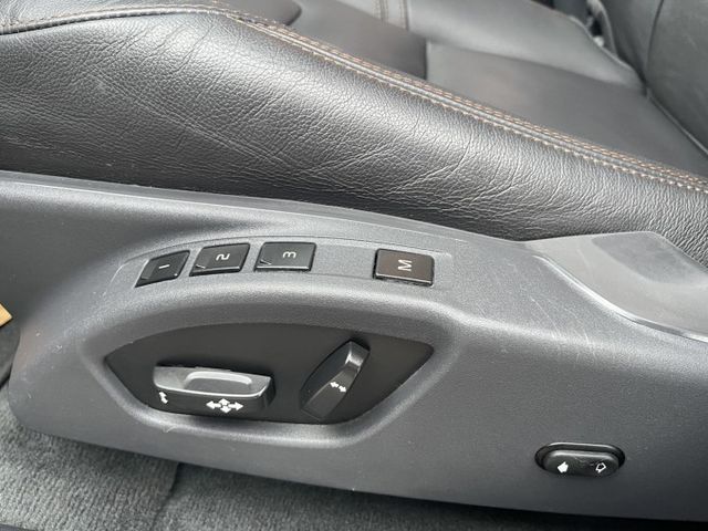 低里程  安全舒適 底盤安穩寧靜 最佳休旅車  第15張相片