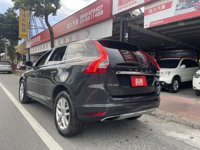 低里程  安全舒適 底盤安穩寧靜 最佳休旅車  第19張相片