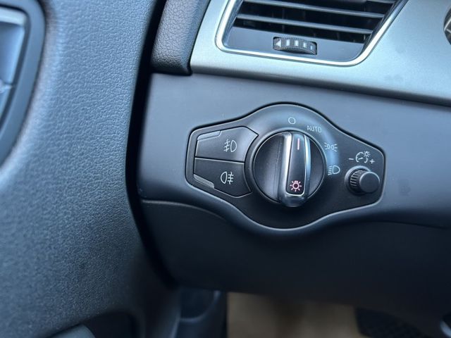 低里程 2.0T 渦輪增壓引擎  全景式天窗  第9張相片