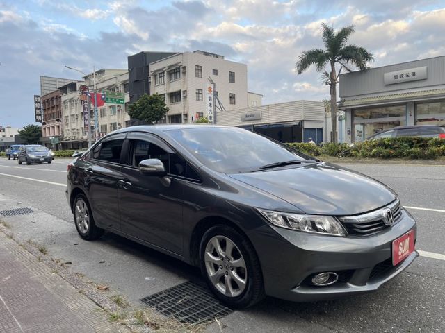 2013年 尾12月  低里程 最佳代步車  第1張相片