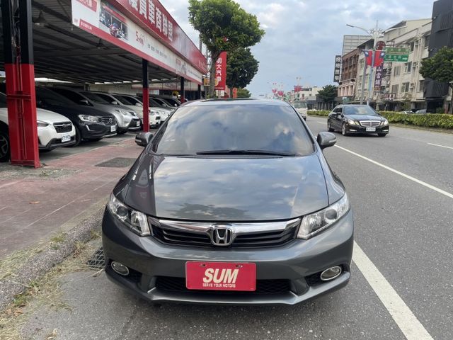 2013年 尾12月  低里程 最佳代步車  第2張相片