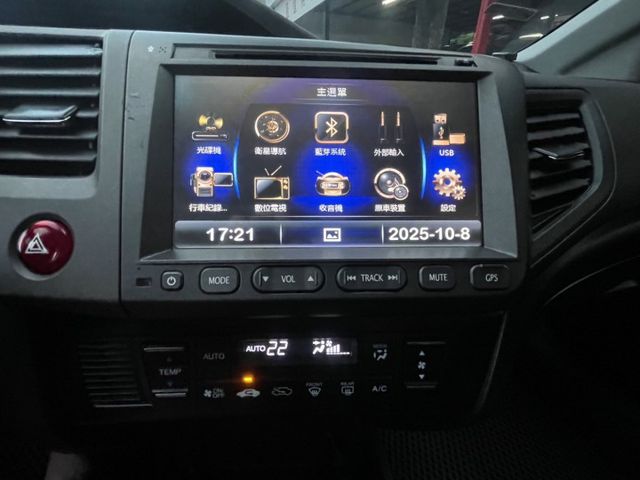 2013年 尾12月  低里程 最佳代步車  第7張相片