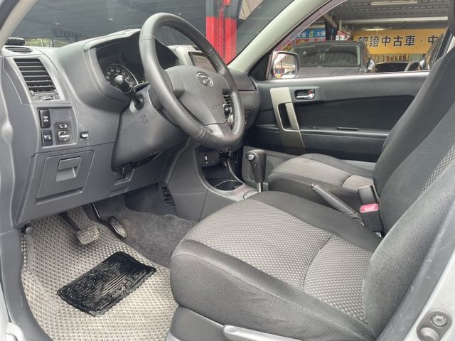 四輪傳動 一手車  車況優質 一年跑一萬多  第8張相片