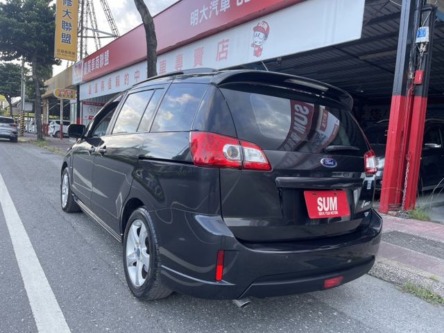 正 7人座 一手車 低里程  安全舒適 功能性到位  第18張相片