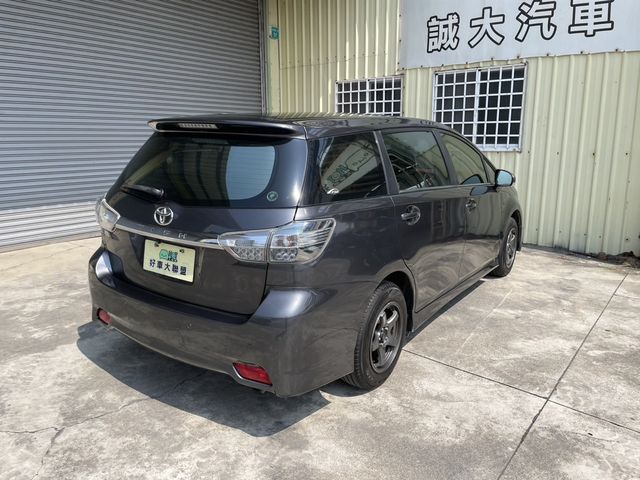 TOYOTA豐田 WISH  第3張相片