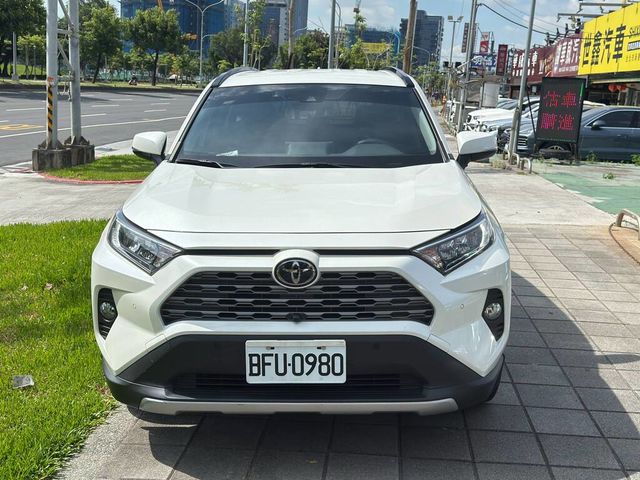 TOYOTA豐田 RAV4  第3張相片