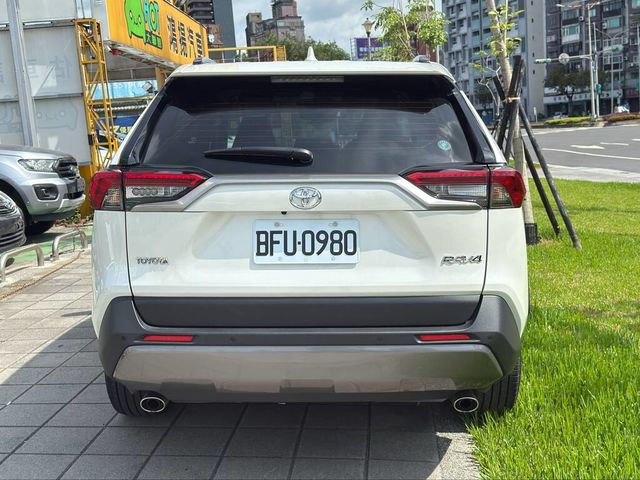 TOYOTA豐田 RAV4  第4張相片