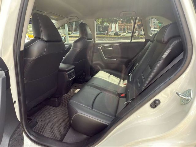 TOYOTA豐田 RAV4  第8張相片