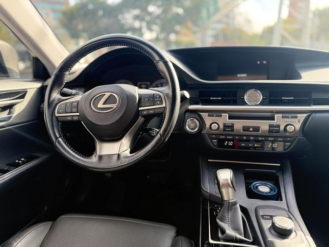 LEXUS凌志 ES200  第6張相片