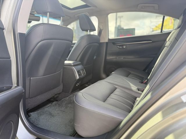 LEXUS凌志 ES200  第8張相片