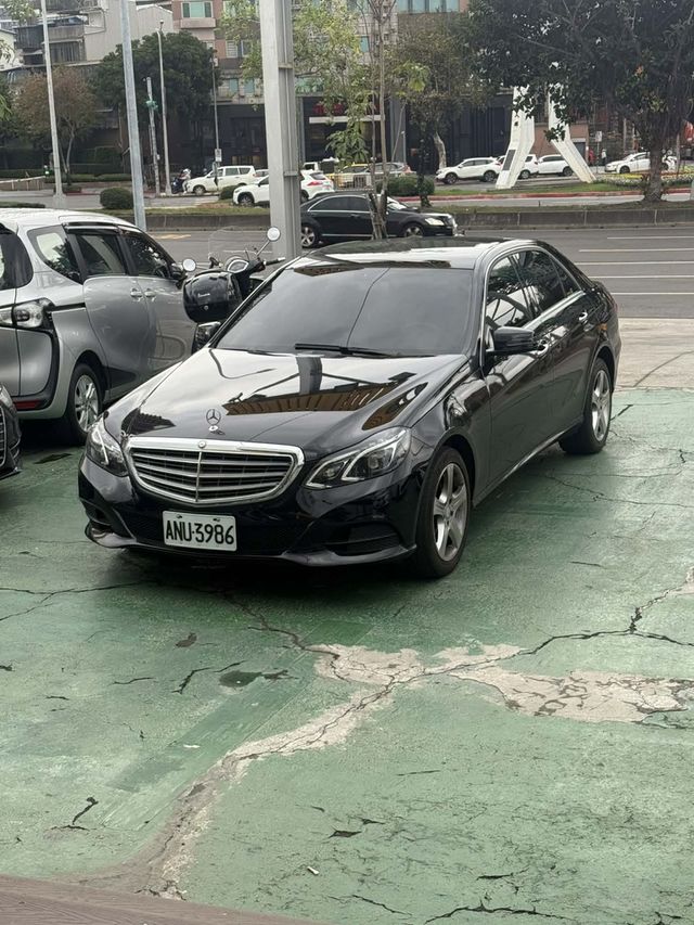 M-BENZ賓士 E200  第3張相片