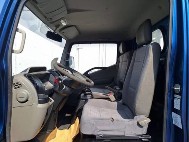 NISSAN日產 CABSTAR  第14張相片