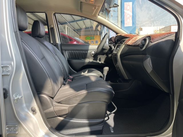 NISSAN日產 LIVINA  第16張相片