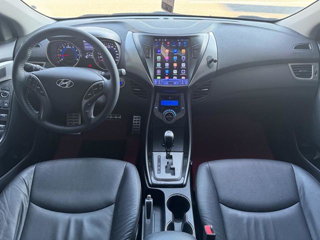 HYUNDAI現代 ELANTRA  第5張相片