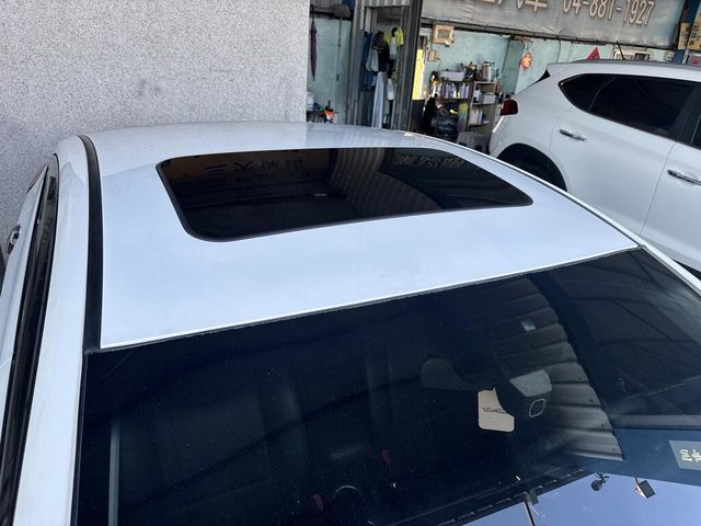 HYUNDAI現代 ELANTRA  第9張相片