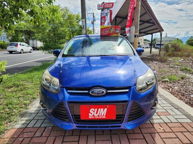2015年福特 FOCUS 天窗 2.0  藍色  第2張相片