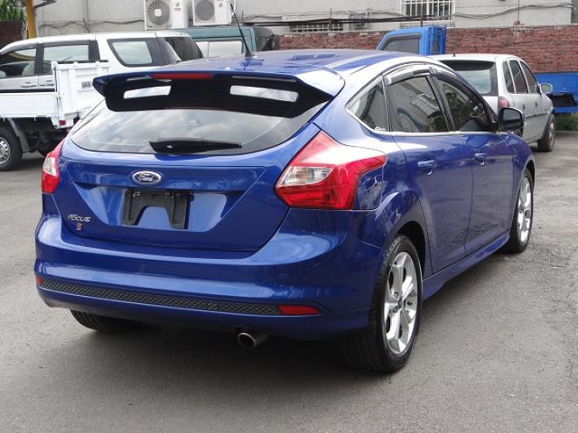 2015年福特 FOCUS 天窗 2.0  藍色  第18張相片