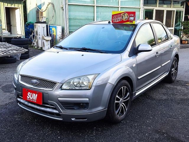 2005年福特 FOCUS 1.8 天窗 淺灰色  第1張相片