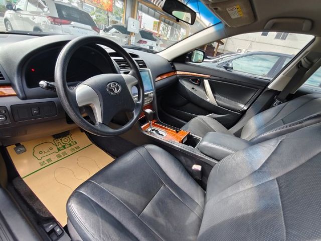 2010年TOYOTA CAMRY 2.0 黑色 衛星導航 倒雷 倒車顯影  第4張相片