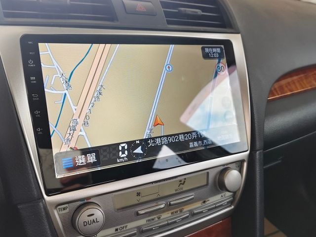 2010年TOYOTA CAMRY 2.0 黑色 衛星導航 倒雷 倒車顯影  第10張相片