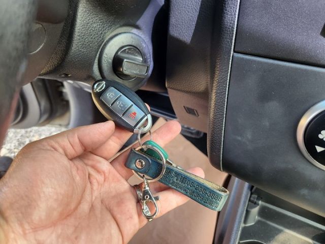 2010年日產LIVINA 1.8 深灰色 I-KEY 定速 倒雷 影像 導航..  第10張相片