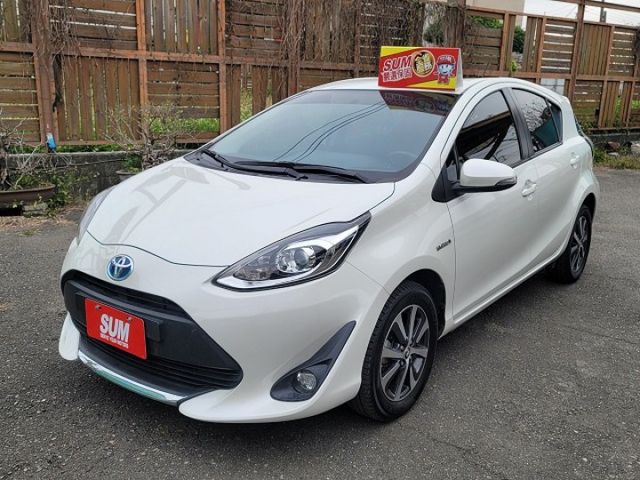 2021年TOYOTA PRIUS C 1.5 油電 白色 I-KEY 倒雷 影像...  第1張相片