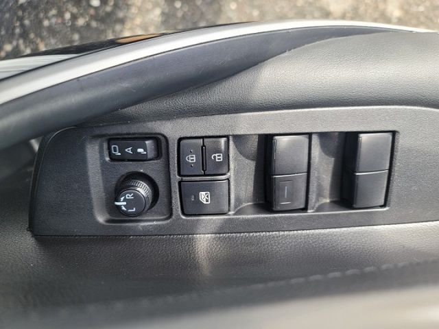 2022年TOYOTA ALTIS 1.8 白色 定速 液晶影幕 恆溫...  第11張相片