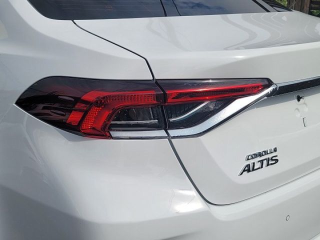 2022年TOYOTA ALTIS 1.8 白色 定速 液晶影幕 恆溫...  第16張相片