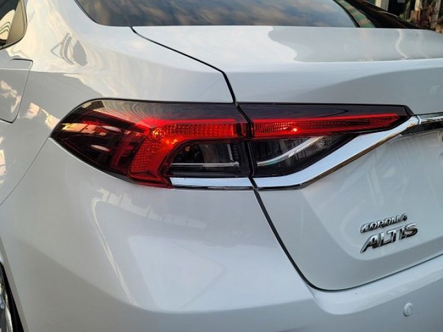 2022年TOYOTA ALTIS 1.8 白色 定速 ACC主動式巡航系統..  第16張相片