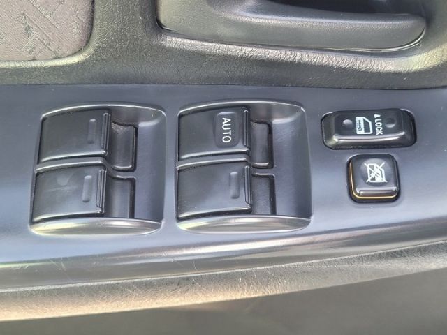2015年TOYOTA INNOVA 2.0 白色 置放架  第10張相片