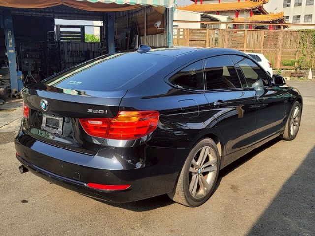 2014年BMW 320I 黑色 I-KEY 定速 電動椅 天窗...  第18張相片
